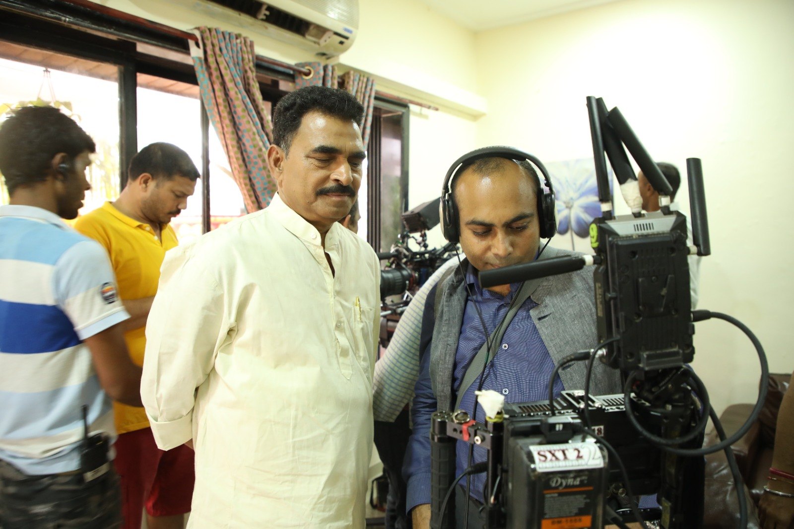 Sanjivkumar Rathod with Sayaji Shinde on set